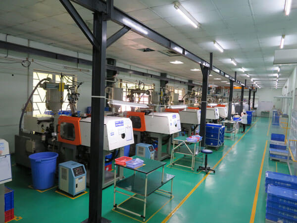 Resin molding machine